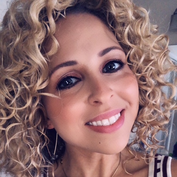 Meet your Posher, Jessica - Picture 1 of 1